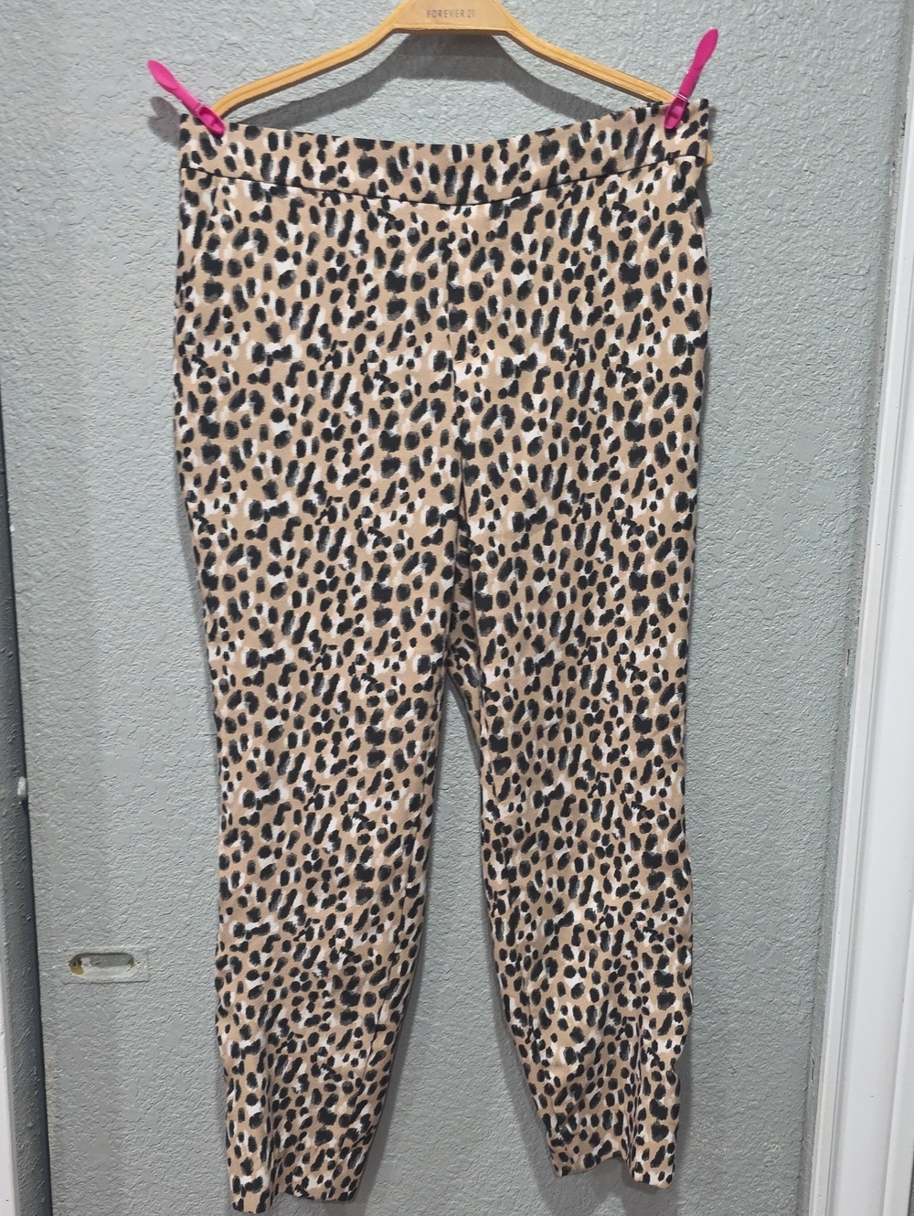 Banana Republic Beige & Black Leopard-Print Cropped Pants